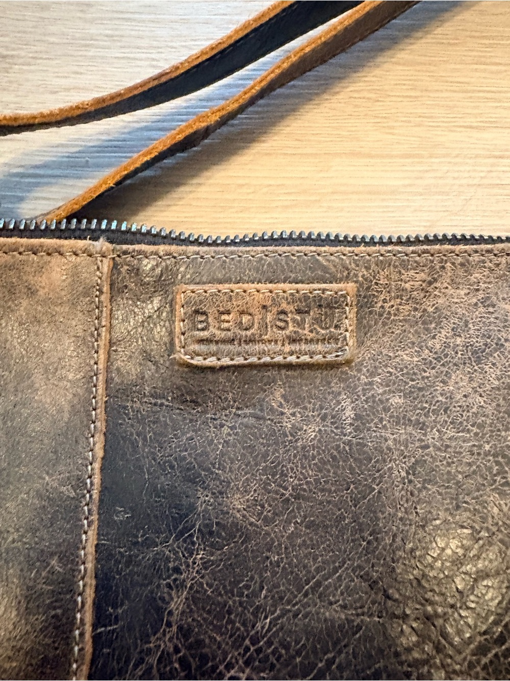 BedStu Aiken Crossbody Bag - Picture 3 of 7